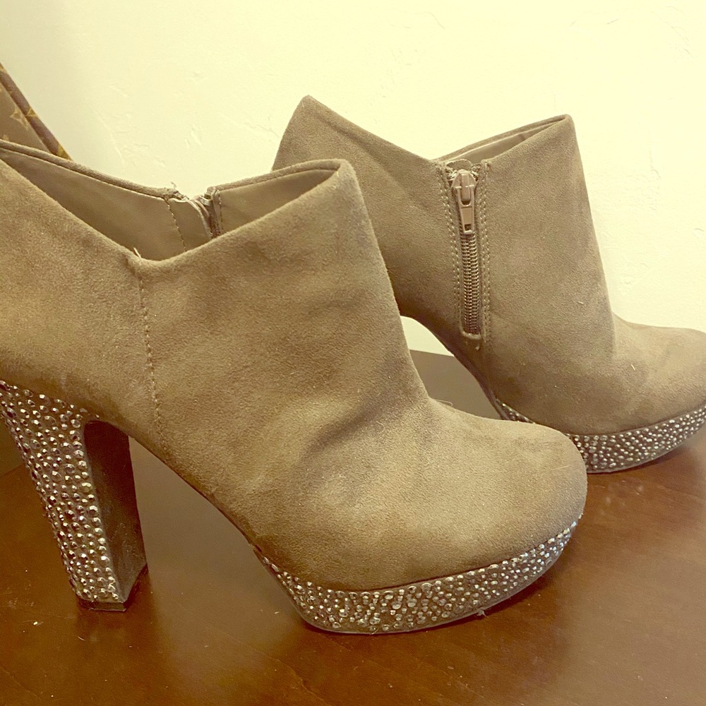 Gray Rhinestone Heeled Booties (Size 10)